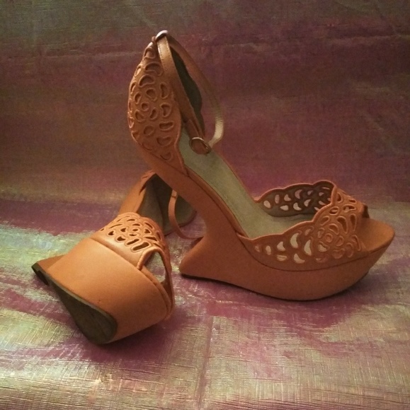 Tangerine platform peeptoes - Picture 2 of 3